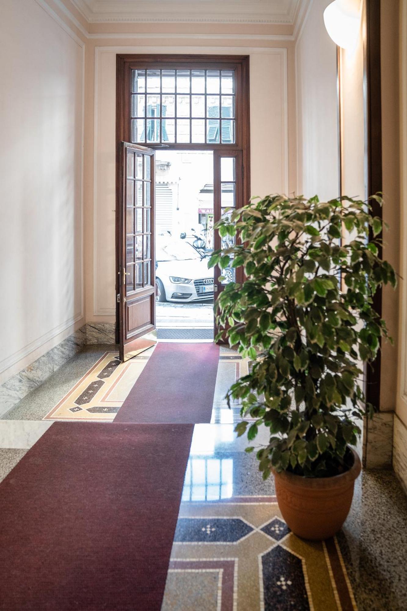 The Chandelier Genoa Bagian luar foto